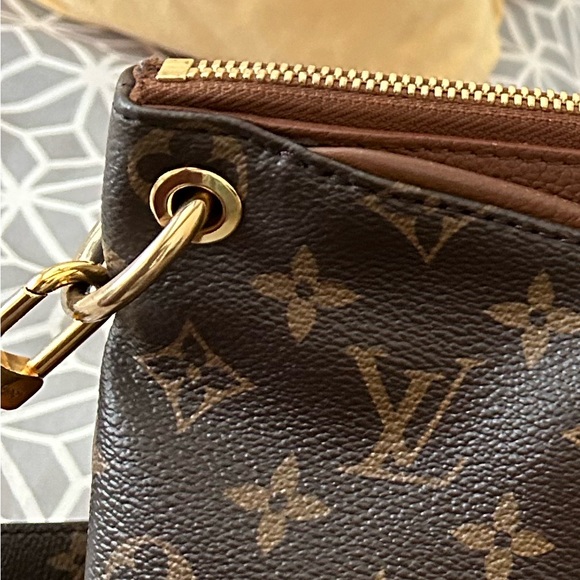 Authentic Louis Vuitton Pallas MM - Picture 7 of 16